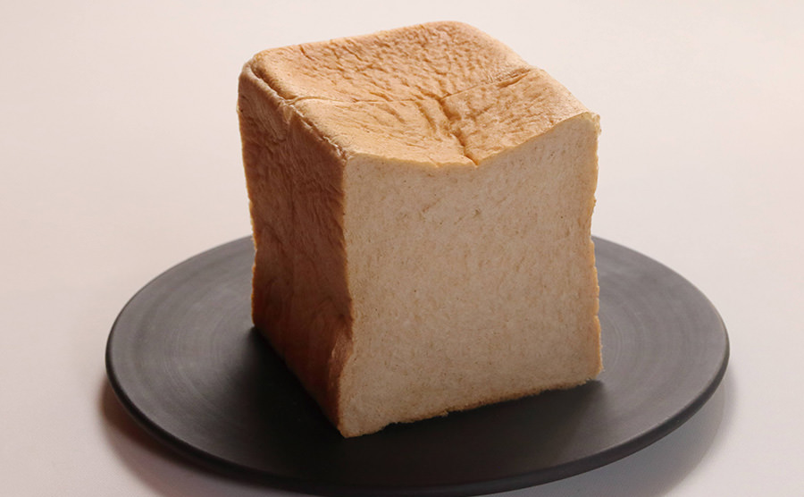 キタノカオリ全粒扮を使用したパン・ド・ミタイプの食パン